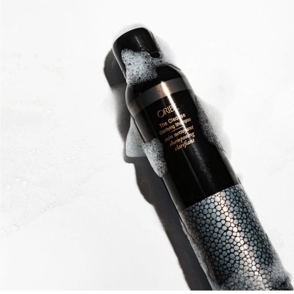 Oribe Gloss Shampoo in Black and Silver - Picture 1 of 3
